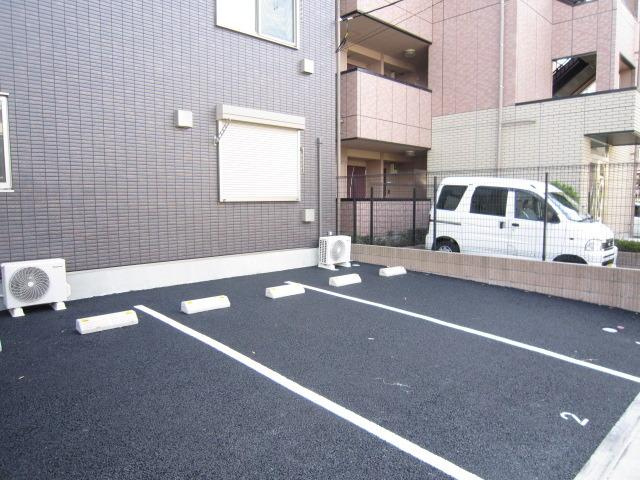 プリムヴェールの駐車場