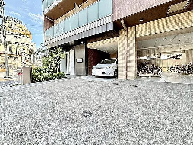 フュージョナル五反野の駐車場