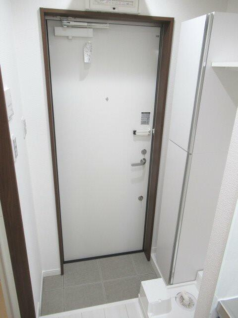 グランクオール町屋レジデンスの玄関