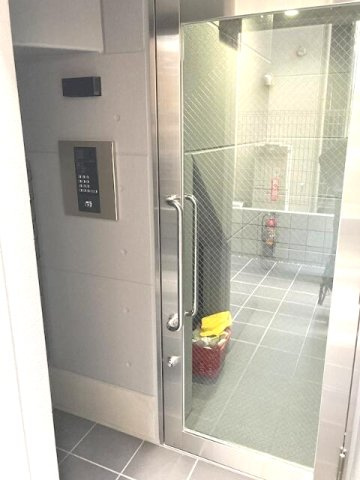 グランクオール町屋レジデンスのエントランス