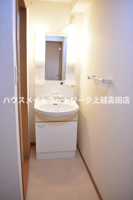 ベルオーク戸野目の独立洗面台|洗髪洗面化粧台