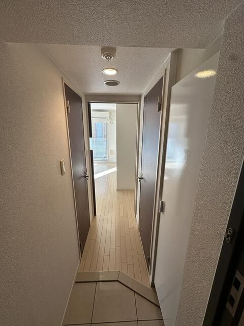 フレックスタワー横浜野毛の玄関