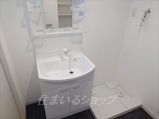 ヴィラ　コンフォールの洗面所|シャワー付き洗面化粧台