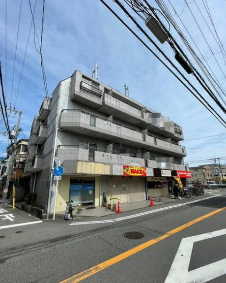 大阪市東淀川区井高野２丁目の店舗一部