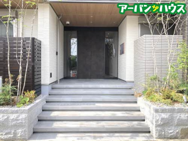 シャーメゾンプライムのエントランス