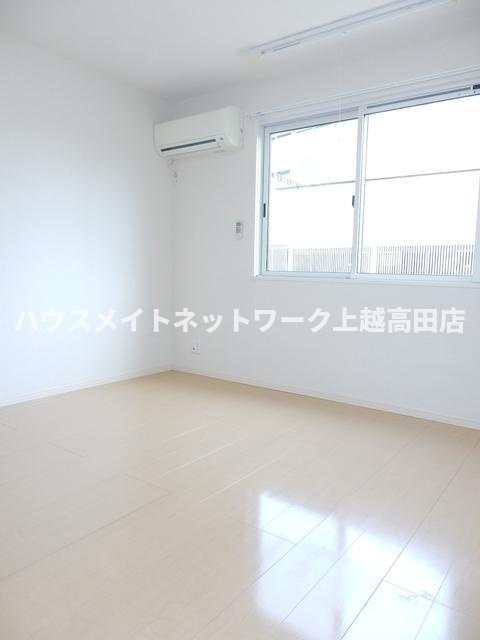 ルピナスⅠの居間・リビング|洋室9.0帖