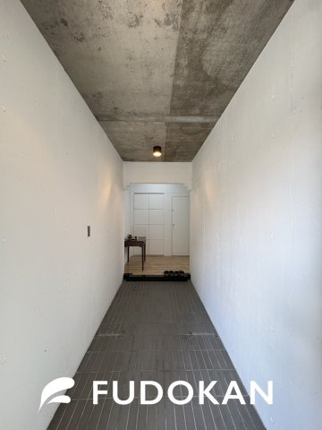 山形市桧町【中古住宅】の玄関|シンプル！！特徴的な素敵な玄関です！！