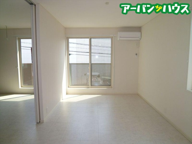 オリーヴの洋室