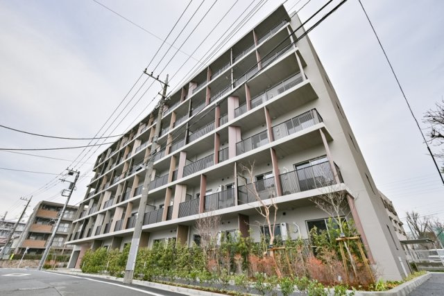 ロイジェント西新井