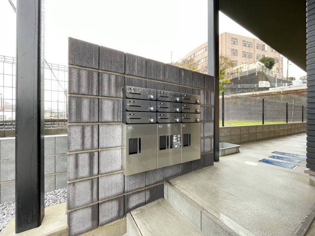 ヒルズナイン