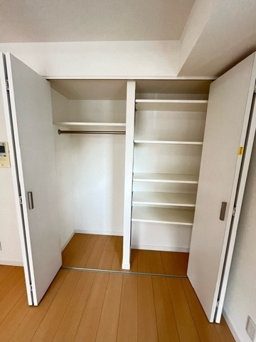 レジディア四谷三丁目の収納