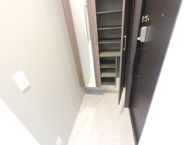 D-ROOM岩押町の玄関|玄関入り口・収納