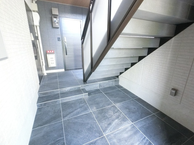 D-ROOM岩押町のエントランス|ロビー
