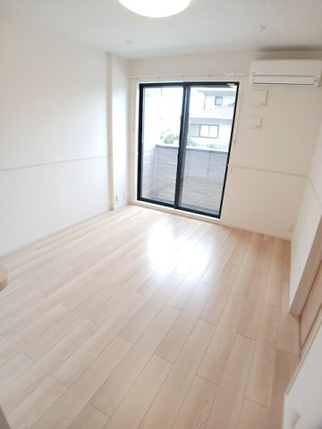 サンセットコースト弐番館の居間・リビング