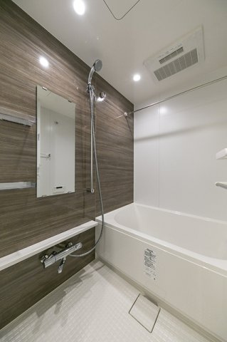 ライオンズフォーシア築地ステーションの浴室|※写真は同タイプ住戸です。