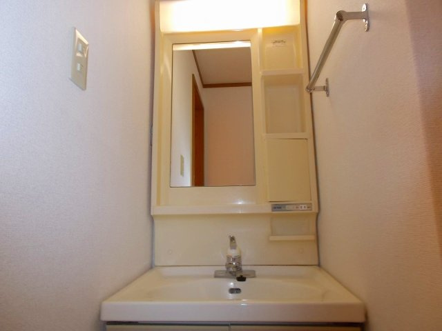 クレストール黒江Ιの洗面所
