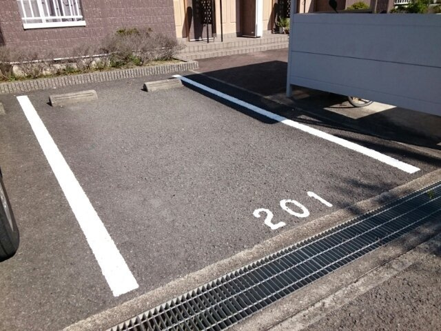 クレストール黒江Ιの駐車場