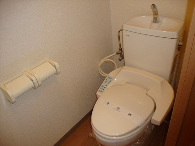 サンクリスタルのトイレ|シャワー付トイレ