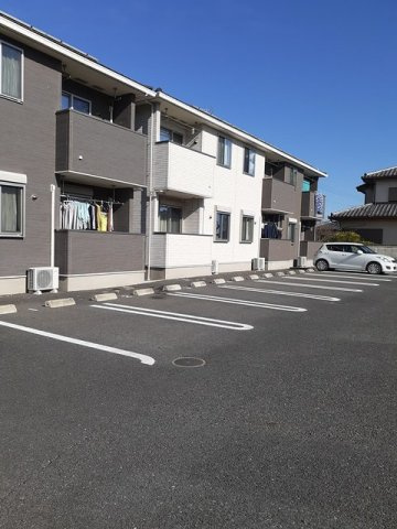 ナリッシュⅡの駐車場