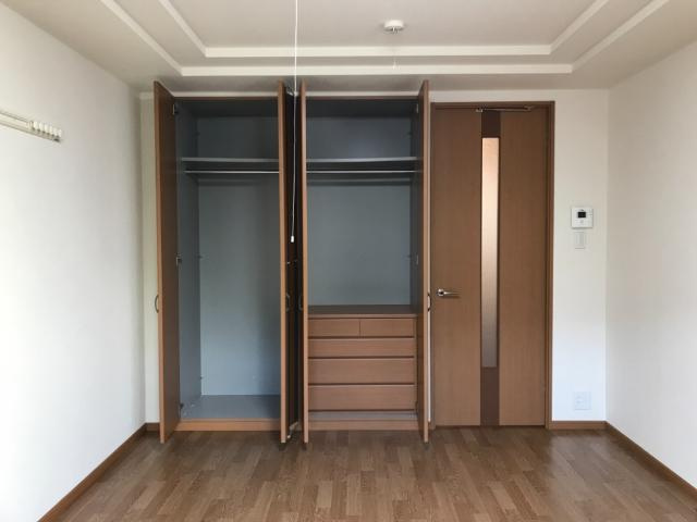ラ　クローンの収納|クローゼット