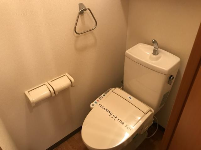 シェルル大町のトイレ|シャワー付トイレ