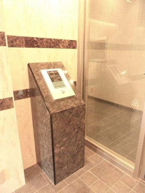 クレア栄町のエントランス