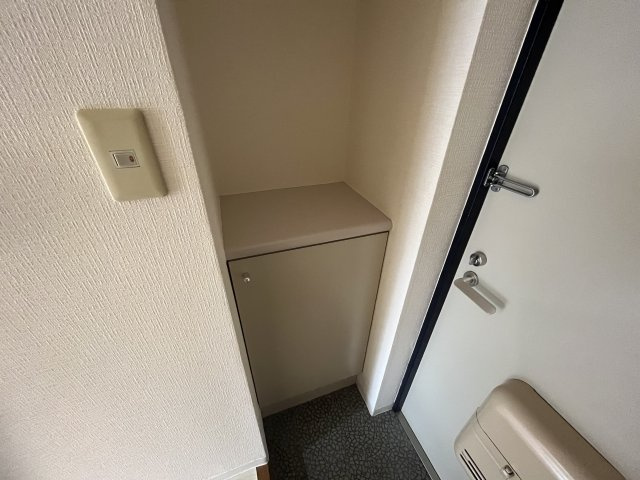 ソリスト綱島の玄関|2023年時の内装です。現入居者様が退去後、内装状況に変動の可能性あり（現状を優先いたします）
