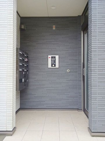 ルージュ・Ｎのエントランス