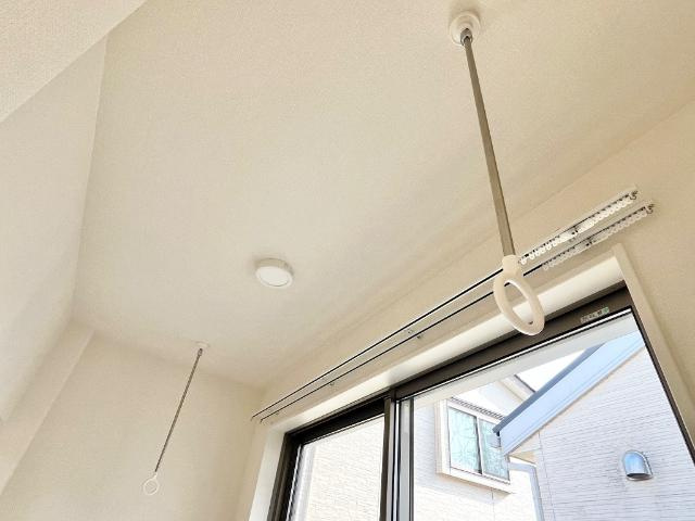 仮）久喜市本町スターテラスⅡ・Ｌの設備|室内物干し（イメージ）
