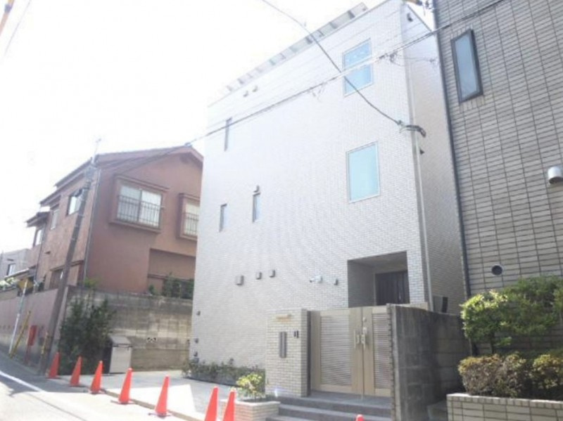 アネシス中野の外観