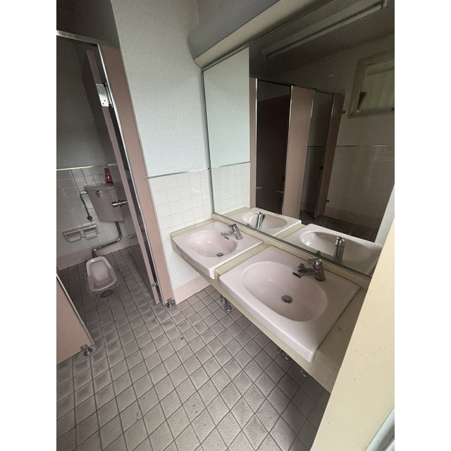 高富939番2店舗の洗面所