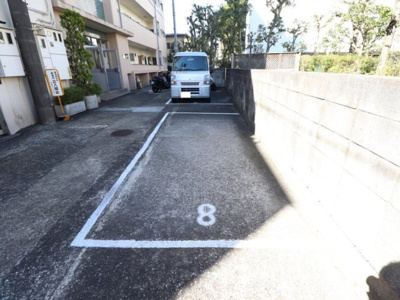 【居間・リビング】 | グリーンマンション駐車場