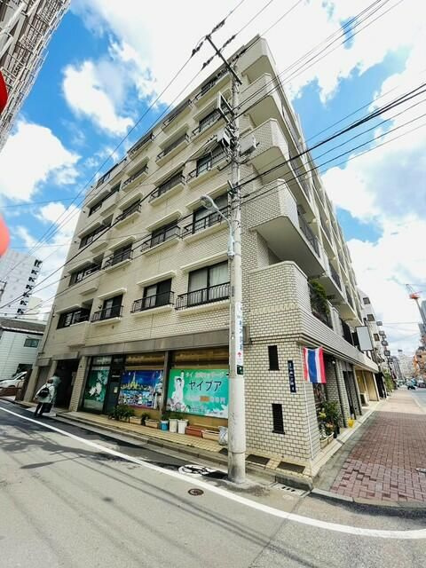 中銀上野小島マンシオンの外観