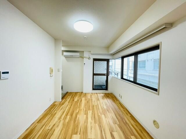 中銀上野小島マンシオンの居間・リビング
