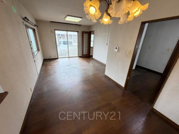 高崎市上豊岡町中古一戸建ての居間・リビング|ダイニングテーブルスペース