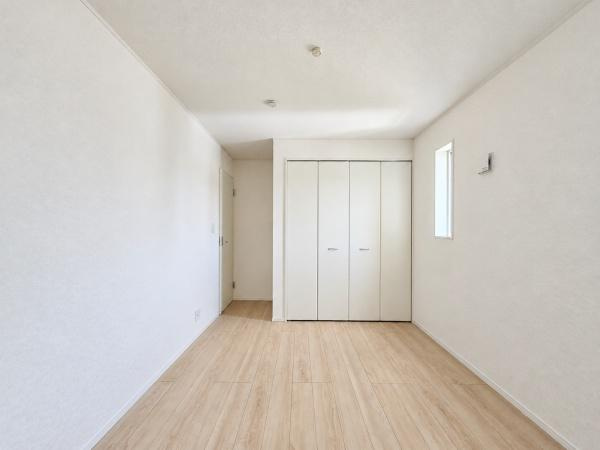 横浜市戸塚区名瀬町の新築一戸建の洋室|落ち着きのある洋室です！
休日はこちらでおくつろぎ下さい♪