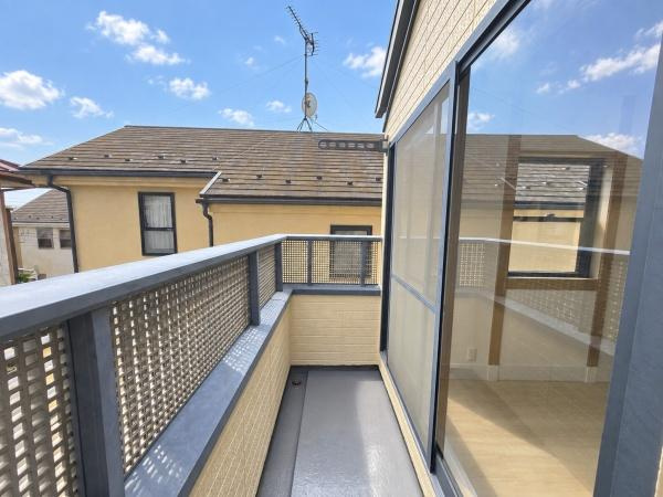 横浜市栄区元大橋１丁目の中古一戸建のバルコニー|陽当り良好のバルコニー！
風通しもよく気持ちいいです