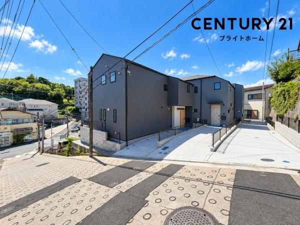 横浜市南区六ツ川２丁目の新築一戸建の前面道路含む現地写真|車通りが少ない為、小さなお子様にも安心です。
是非一度、現地へ起こしください。