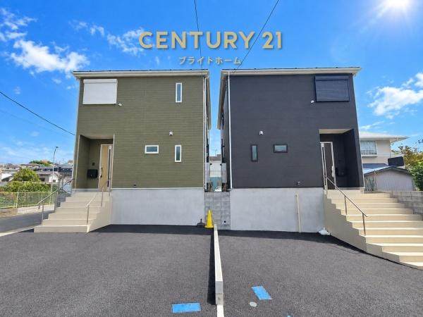横浜市戸塚区名瀬町の新築一戸建の前面道路含む現地写真|車通りが少ない為、小さなお子様にも安心です。
是非一度、現地へ起こしください。
