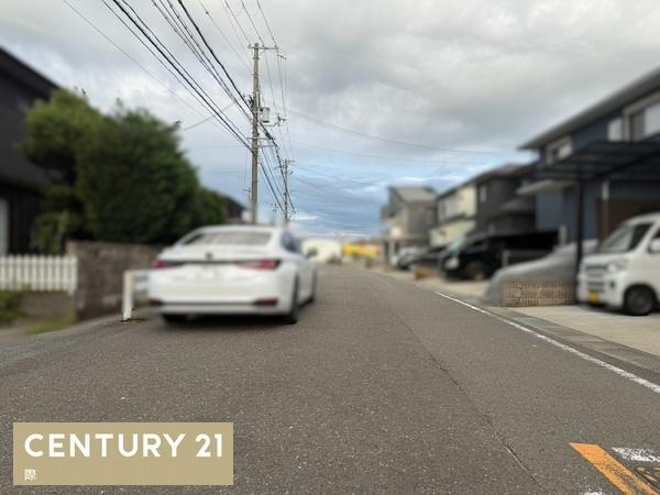和歌山市朝日　中古戸建の前面道路含む現地写真