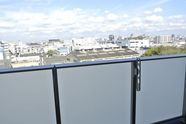 ハーモニーレジデンス東京アーバンスクエア＃００２のバルコニー