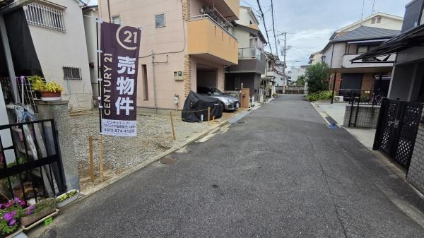 【前面道路含む現地写真】
