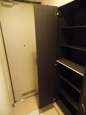 【玄関】 | エルスタンザ草加 | 写真は同タイプの別のお部屋のものです。