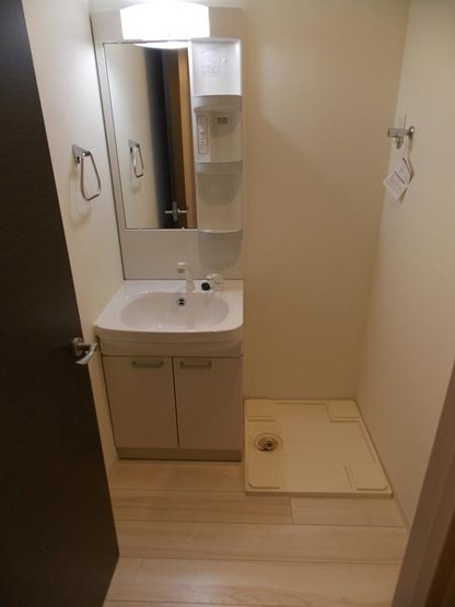 【洗面所】 | エルスタンザ草加 | 写真は同タイプの別のお部屋のものです。
