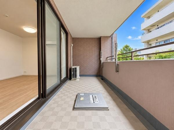 クリオ溝の口壱番館のバルコニー|リビングに面しているバルコニーです！お布団等干せるスペースがあります！
