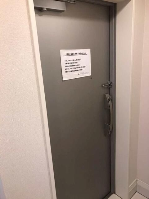 ジェノヴィア中野・都立家政の玄関
