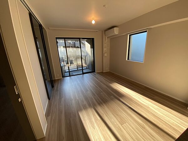 中央区新川２丁目の賃貸マンションの居間・リビング