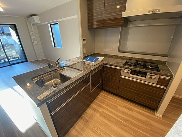 中央区新川２丁目の賃貸マンションのキッチン