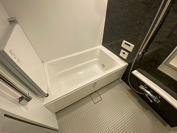 中央区新川２丁目の賃貸マンションの浴室