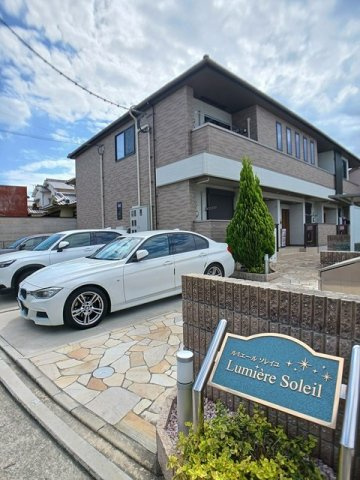 ルミエール　ソレイユの駐車場